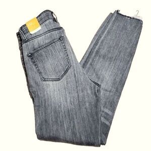 NWT Nature Denim Womens Sz 5/26 Estilo Skinny Ankle Demin Jeans Raw Hem